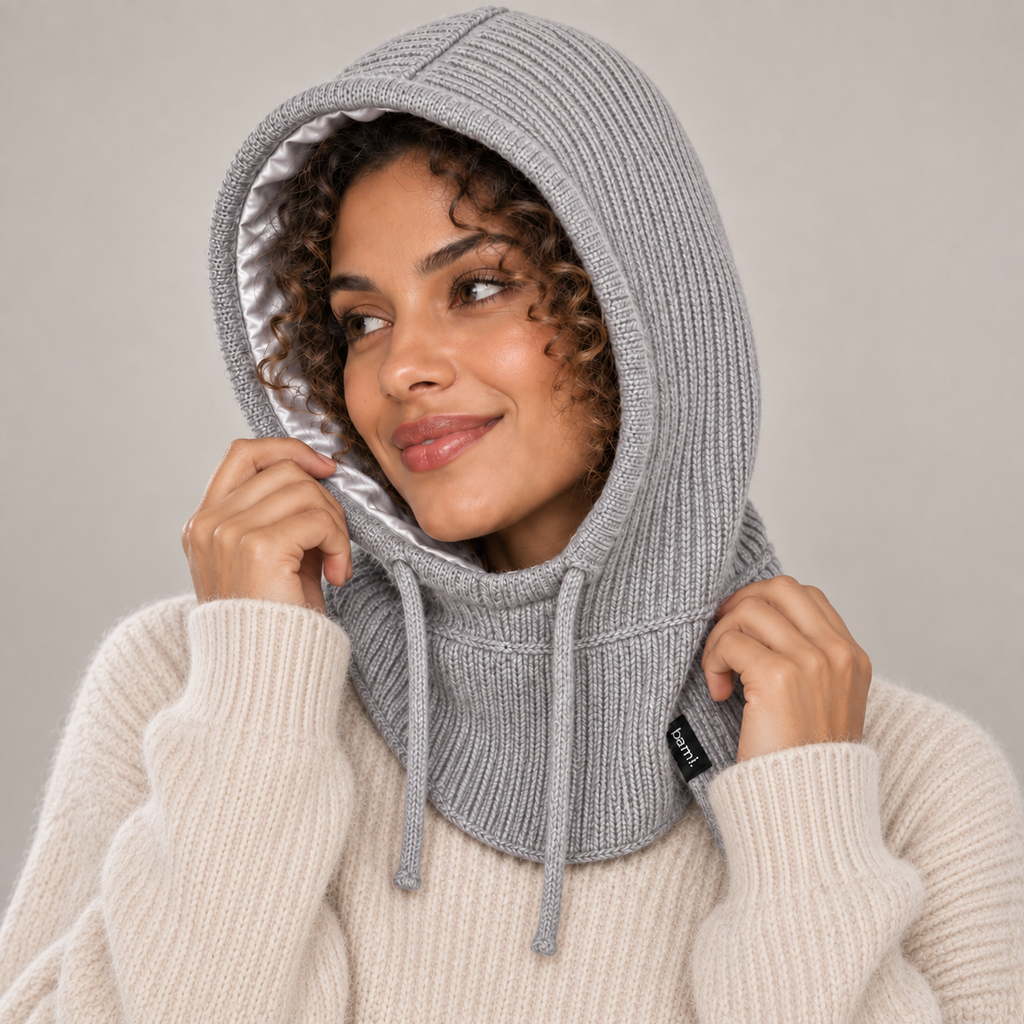 Cagoule BAMI™ doublée satin gris, cheveux bouclés